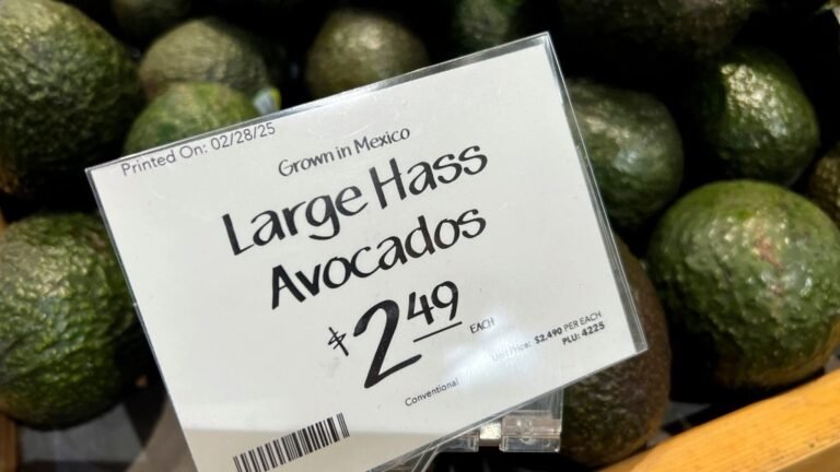 Trump dice que aumentará los aranceles al 15%