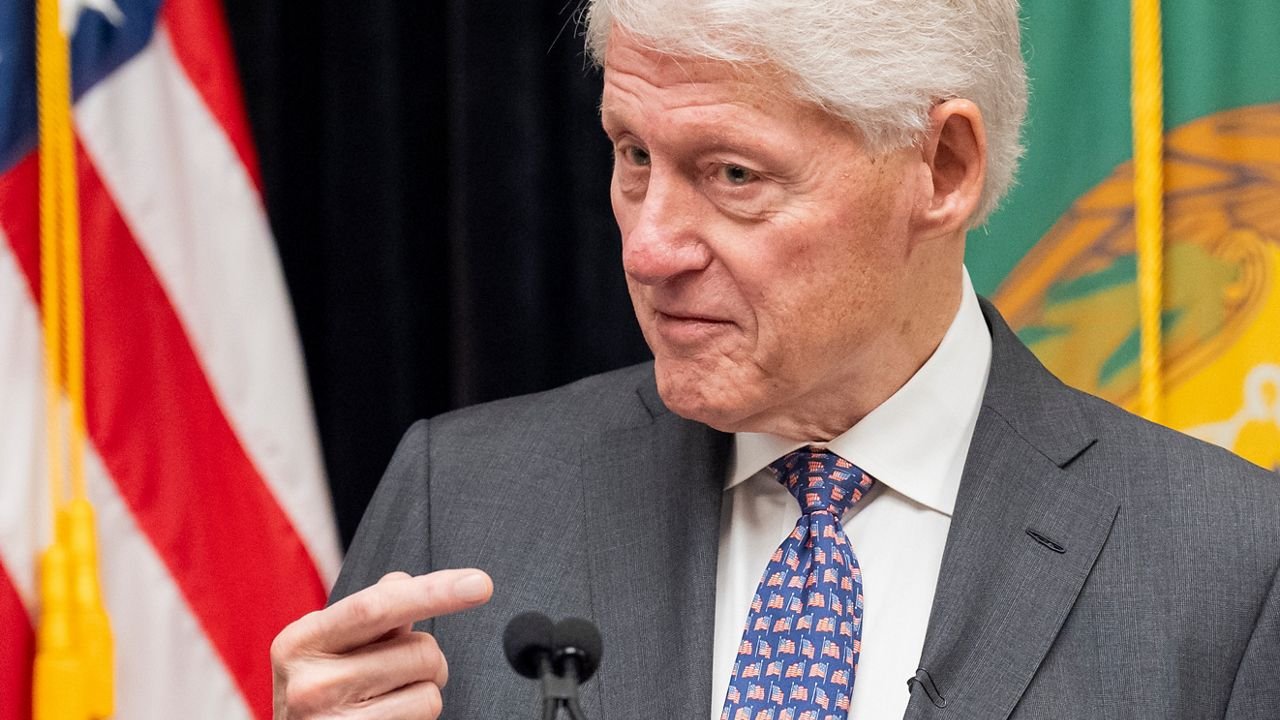 Bill Clinton afirma que ‘no hizo nada malo’ con Epstein