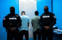 Extraditan a EE.UU. a dos dominicanos acusados de robo y fraude – Remolacha