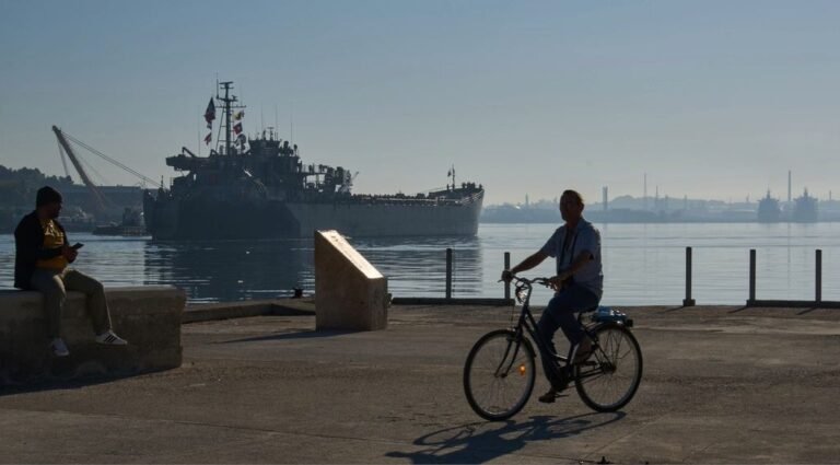 México descarta envío de combustible a Cuba