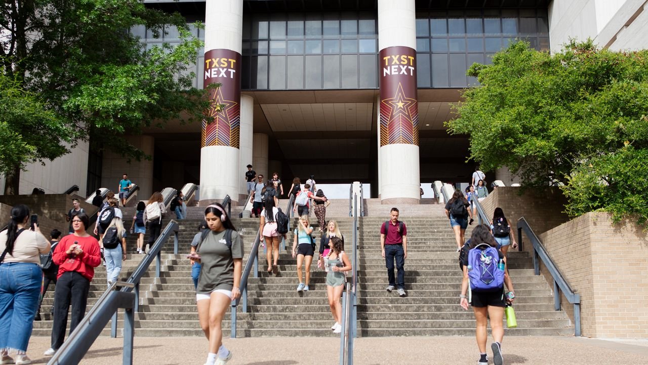 Regentes de la Universidad de Texas aprueban límites