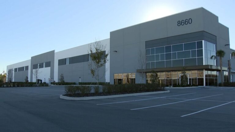 Preocupación de activistas proinmigrantes y legisladores en Orlando ante posible centro de detención de ICE