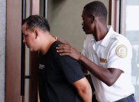 Peruano niega que llamara alertando sobre bomba en avión que salió del AILA – Remolacha