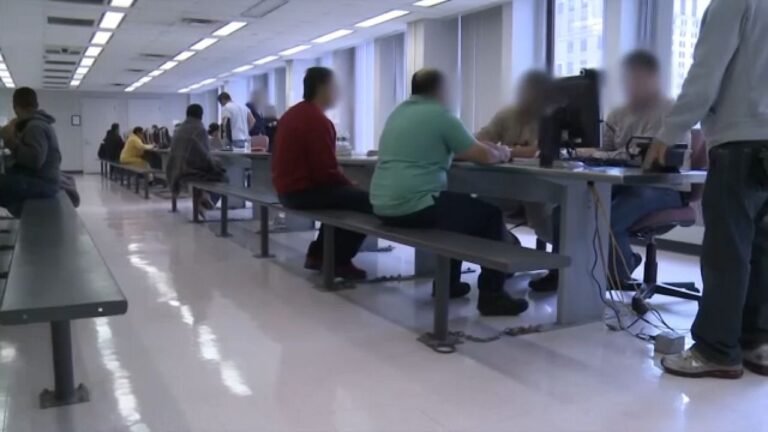 Alcalde del condado Orange propone cambios a acuerdo con ICE