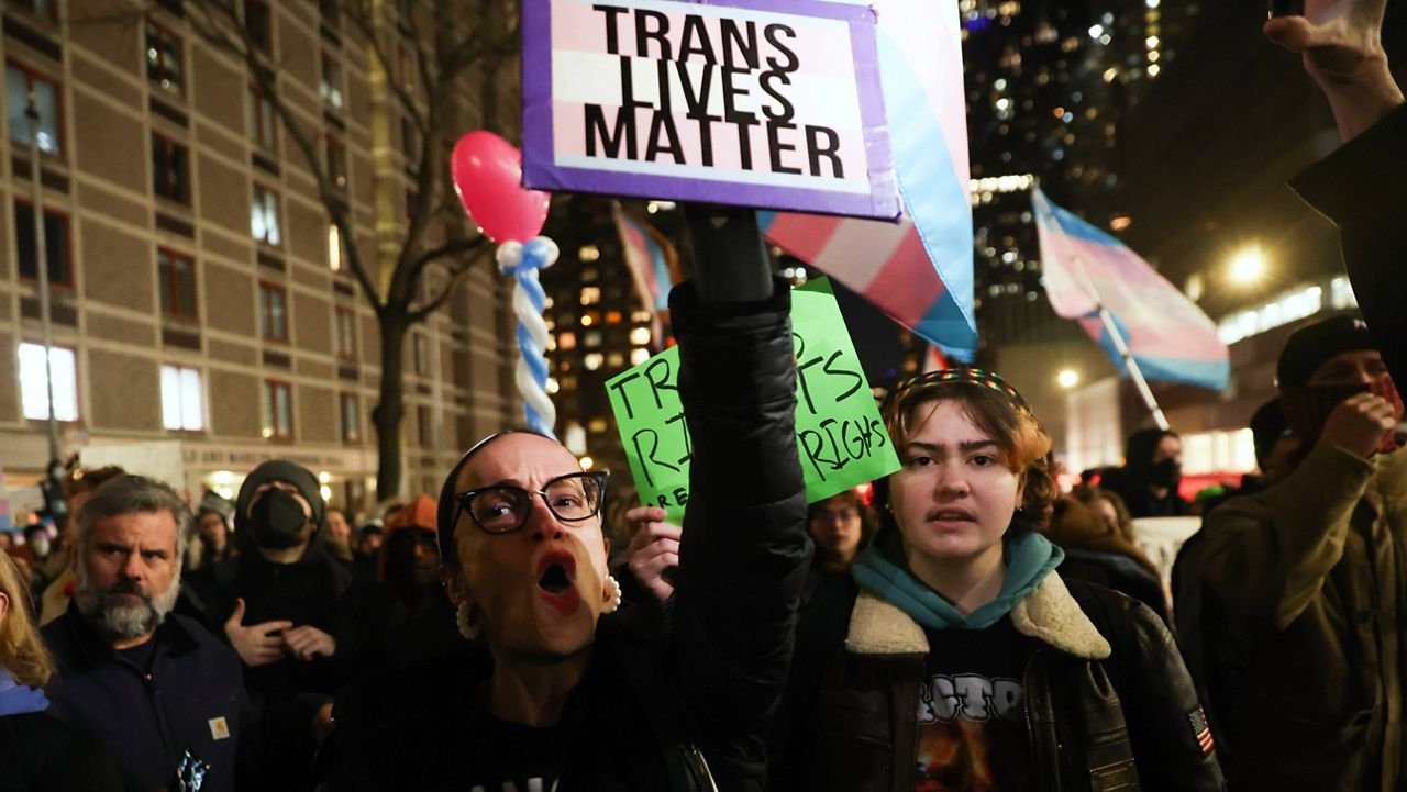 NYU Langone finaliza programa de salud para transgéneros