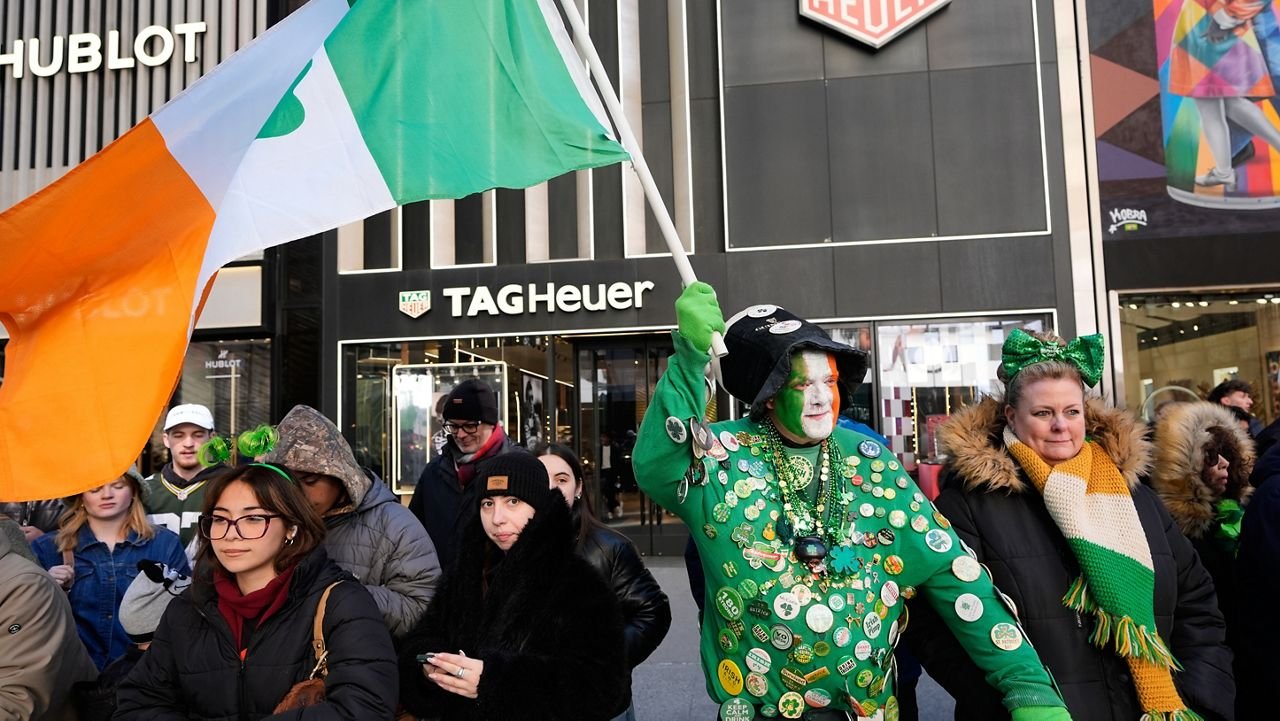 Millas acuden a la Quinta Avenida al Desfile de San Patricio