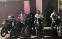 Detienen a tres policías a bordo de motocicletas robadas – Remolacha
