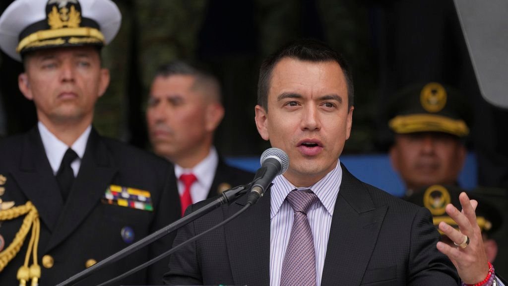 Ecuador declara persona ‘non grata’ a embajador de Cuba