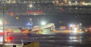 NYC: Un avión choca con un vehículo y deja 2 muertos (video) – Remolacha