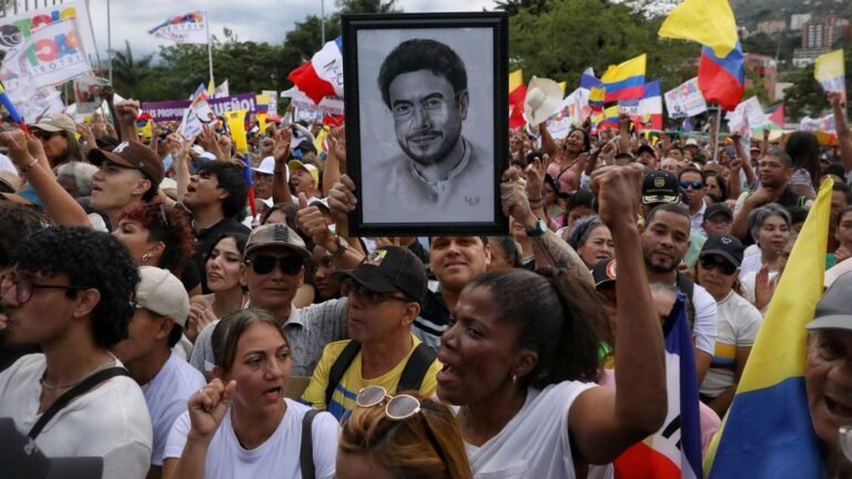 41 millones de colombianos votan en elecciones legislativas