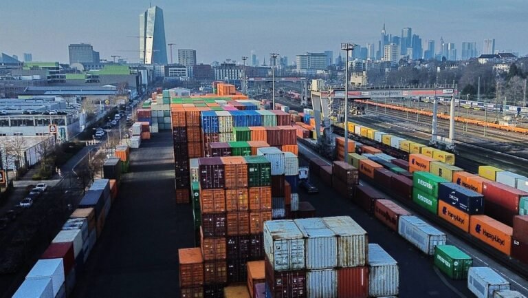 Cuatro estados lideran la demanda contra aranceles de Trump