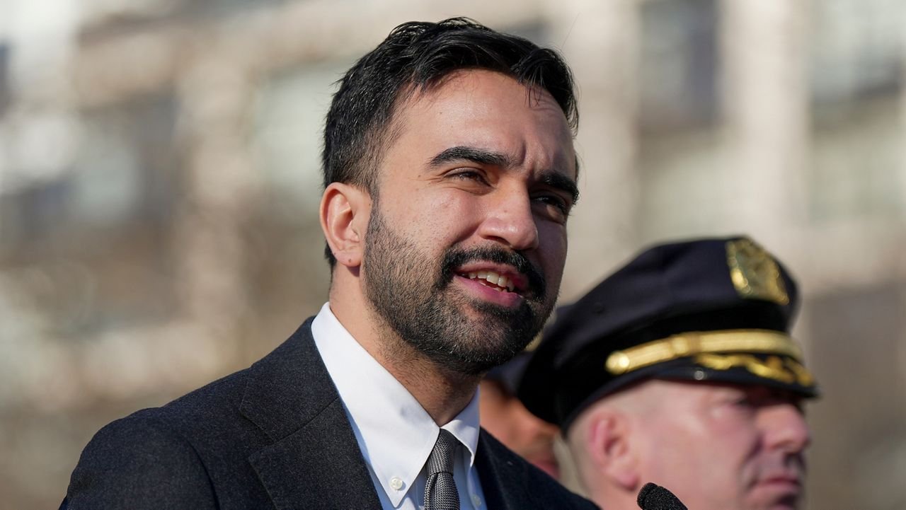 Buscan dar millones a Mamdani para el déficit municipal